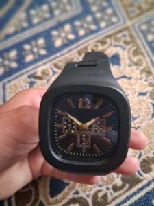 Hurry Up Good Watch In Effortable Price 30% Off
