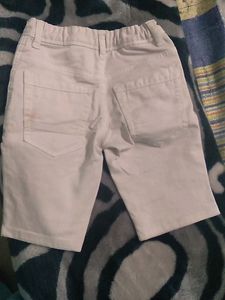 SMART WHITE SHORTS FOR THE AGE OF 5-6 YEARS...