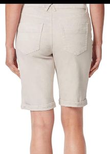 Bandolino Women&#39;s Riley RelaxedFitBermuda Short