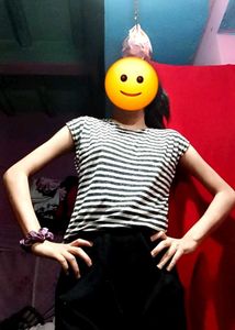 women striped crop top