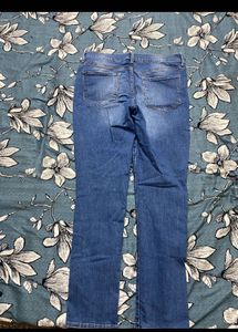 Old Navy Mid-Rise Wow Straight Jeans