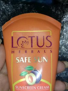 I M Selling Lotus Herbals Safe Sunscreen