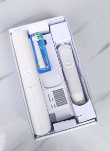 Oral B Rechargeable Rotating Electric Toothbrush