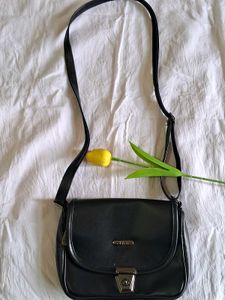 Chic Black Crossbody Bag
