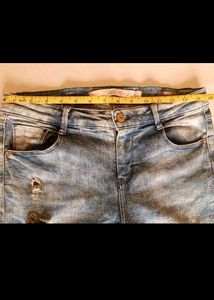 Distressed Light Wash Skinny Jeans