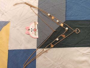 Multilayered Chain With Hair Clip Combo