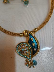 Elegant Gold-Tone Jewelry Set