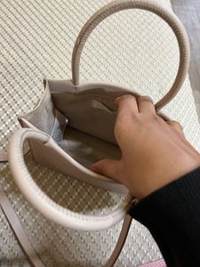 HnM Beige Sling Bag🐇