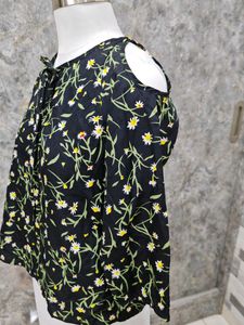 Daisy Print Tie Neck Top