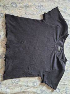 Black Ribbed Lettuce Edge Top