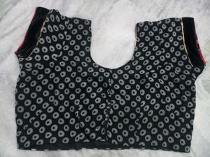 Black stiched Blouse 💗