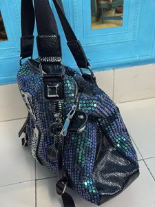 sequence shoulder bag