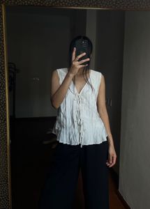 NEW LOOK White Pleated Tie Front Sleeveless Top
