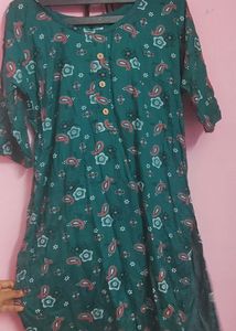 Beautiful side open kurti it doesn't fit