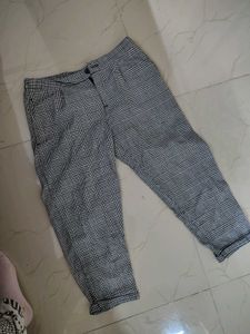 Checkered Cropped Pants