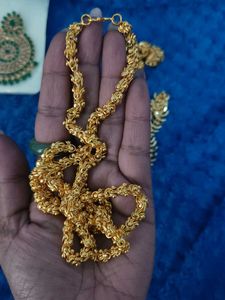 Set Of 2 Chains, Earrings And Maang Tika