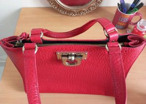 Authentic DKNY Stylish Bag