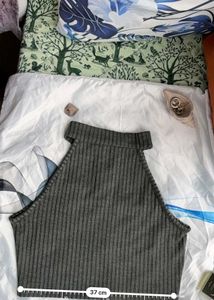 Crop Top Front Zipped