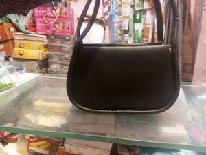 Black Leather Sider Beg