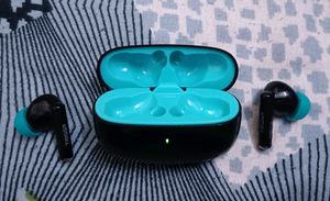 Wireless Earbuds - Black