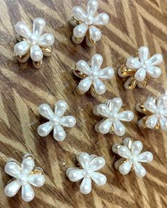 Korean Pearl Flower Mini Claw Clips
