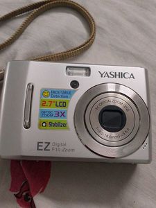 Yashica EZ Digital F10 Zoom Camera Clearance Sale