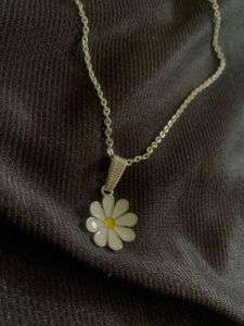 cute Flower Necklace✧.*