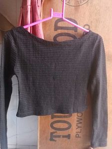 Black Long Sleeve Crop Top