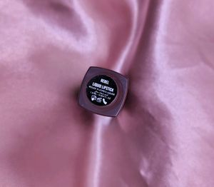 Huda Beauty Liquid Matte Lipstick