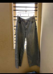 BRAND NEW  High-Waisted Jeans