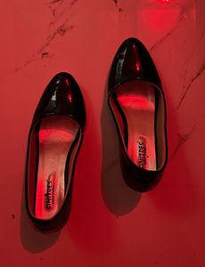 Hot Black Used Belly Heels