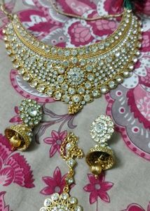 Elegant Gold &amp; Crystal Necklace