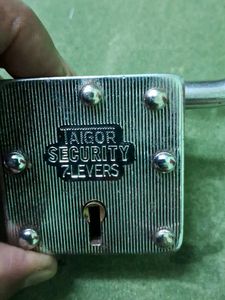 Shutter Lock