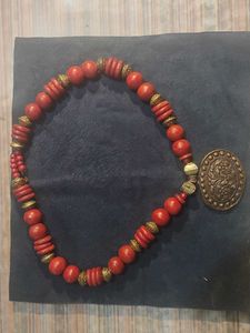 Gold Tone Floral Pendant Necklace