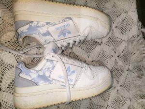 Adidas Sneakers