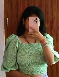Green Floral Print Smocked Crop Top