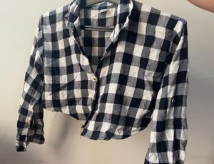 🖤Checkered Crop shirt