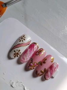 Pink Floral Press-On Nails