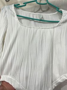 (Newme)Solid Wavy Striped Printed Blouse