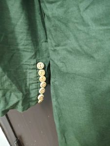 Elegant Green Kurta with buttons and leaf