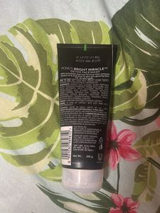 Pond&#39;s Detox Facewash