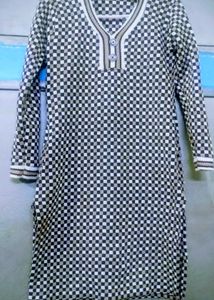 Checkered Pattern Knit Kurta