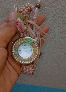 lnBeautiful Whomen Watch Good Condition Need Cell