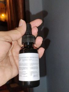 Minimalist 5% Niancnamide Serum.