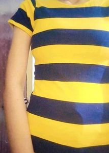 Women&#39;s Round Neck Striped T-Shirt