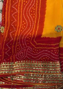 Georgette Bandhani Saree With Golden Lace Blouse