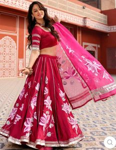 Aachho Magenta Pink Hand-painted Lehenga Set