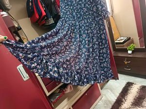Floral Print Midi Dress 42 and 44 wear it.