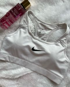 Nike Sports Bra ( Like New) Padded
