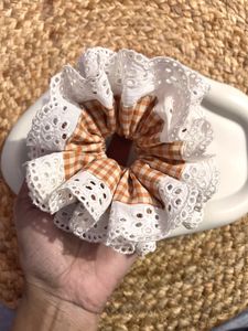 double layerd scrunchie